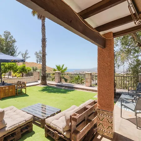 Casita Almalaga Malaga
